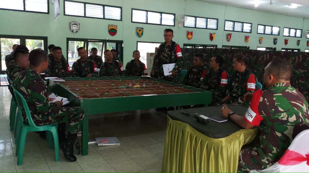YONIF 410/ALUGORO LAKSANAKAN LATIHAN SIMULASI TEMPUR KOMPUTER